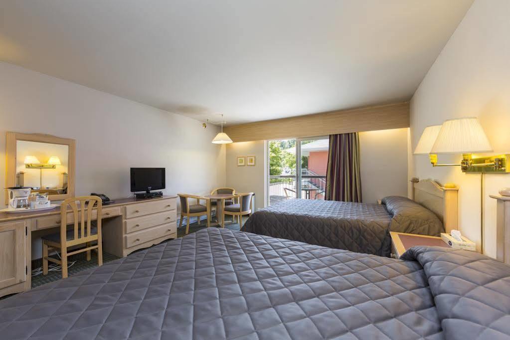 Hotel-Motel Castel De La Mer La Malbaie Zewnętrze zdjęcie